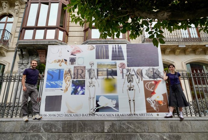Presentación en las Juntas Generales de Bizkaia de la exposición 'Starter pack'