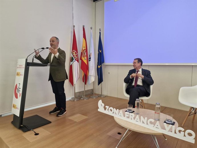 David Regades y Abel Caballero en la presentación del programa del Vigo Global Summit 2023.