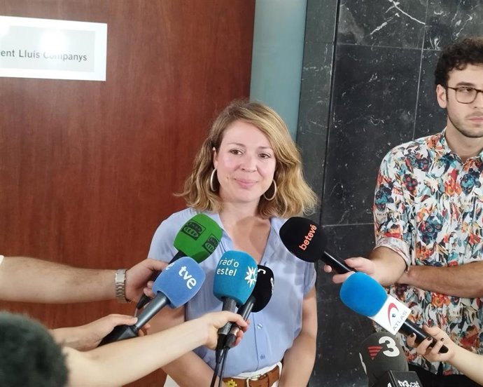 La teniente de alcalde de Urbanismo y Movilidad de Barcelona, Janet Sanz, en declaraciones a los periodistas.