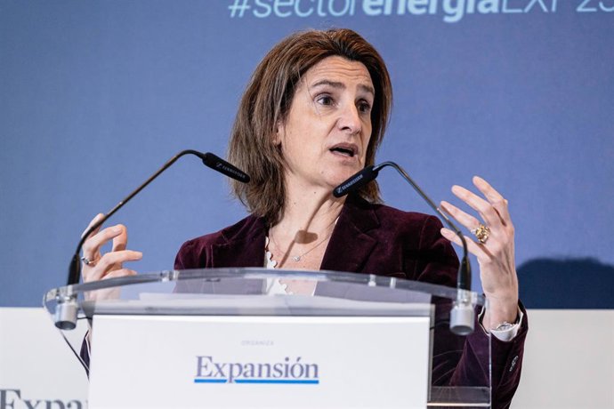 Archivo - La vicepresidenta tercera y ministra de para la Transición Ecológica y el Reto Demográfico, Teresa Ribera