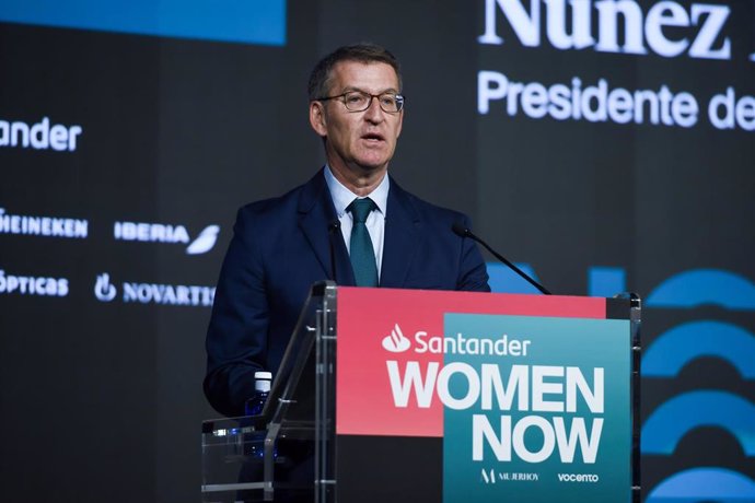 El líder del PP, Alberto Núñez Feijóo, interviene durante la segunda jornada de la quinta edición de Santander WomenNOW, en el Auditorio El Beatriz de Madrid, a 8 de junio de 2023, en Madrid (España). 