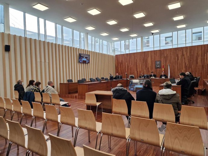 Tribunales.- Ocho acusados de tráfico de drogas por menudeo en Vigo niegan los hechos