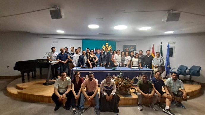 Alumnos de Ecuador de la UNIA conocen las acciones de RSC de Fundación Caja Rural del Sur.