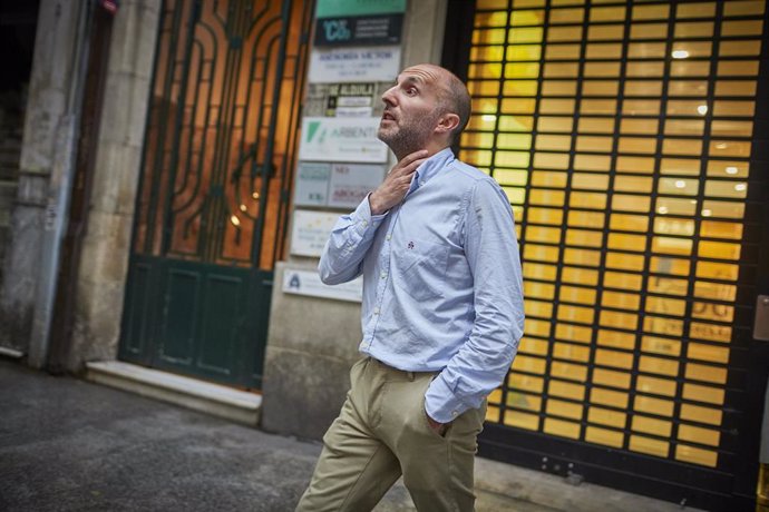 O alcalde Ourense e candidato á reelección por Democracia Ourensá, Gonzalo Pérez Jácome, á súa saída de realizar o seguimento da xornada electoral na sede de Democracia Ourensá, a 28 de maio de 2023, en Ourense, Galicia (España). Hoxe, 28M,