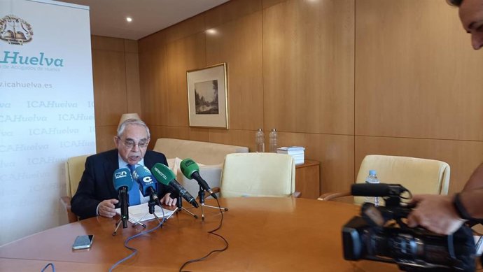 El decano del Colegio de Abogados de Huelva (ICAH), Fernando Vergel.