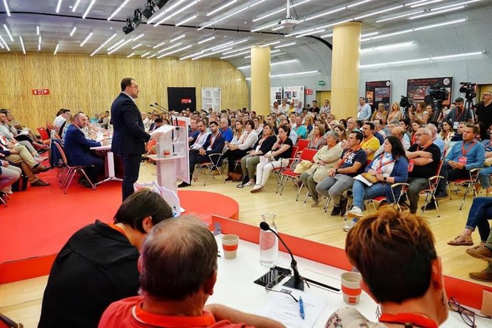 Adrián Barbón, durante su intervención