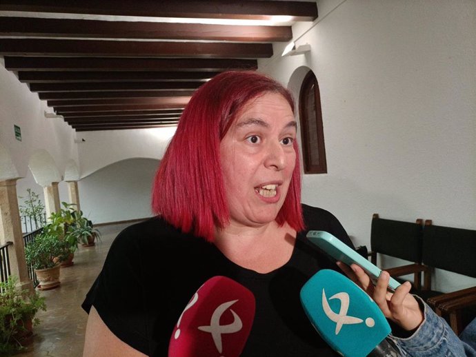 Begoña García Bernal atiende a los medios tras ser designada como n 1 del PSOE al Congreso por la provincia de Cáceres