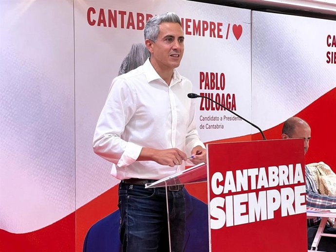 El secretario general del PSOE de CAntabria, Pablo Zuloaga, durante su intervención en el Comité Regional.