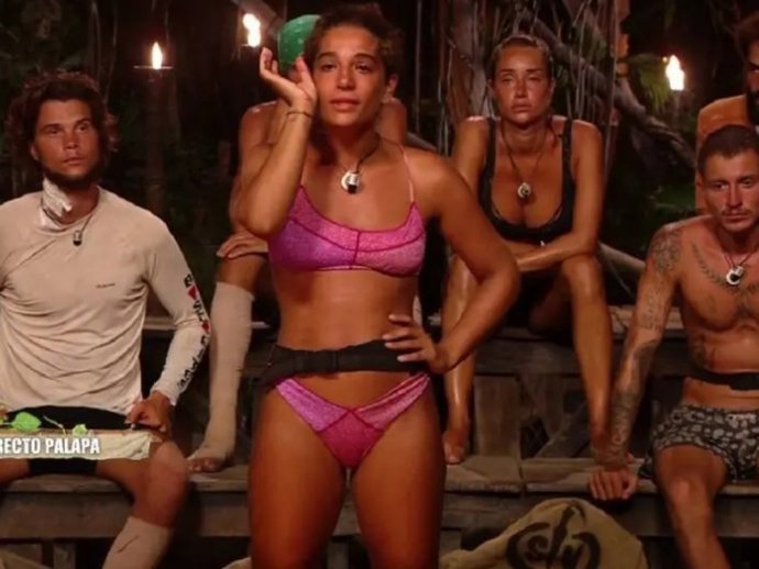 ALMA BOLLO VUELVE A ESPAÑA TRAS CONVERTIRSE EN LA ÚLTIMA EXPULSADA DE 'SUPERVIVIENTES'