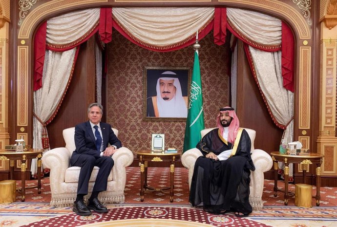 El príncipe heredero de Arabia Saudí, Mohamed bin Salmán, se reúne con el secretario de Estado estadounidense, Antony Blinken, en Yeda