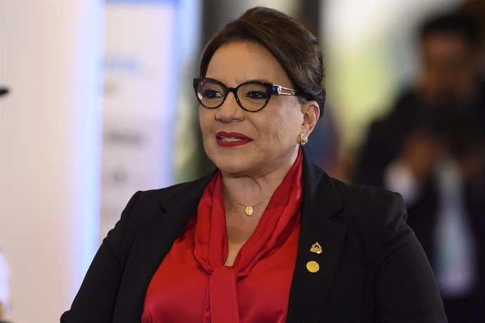 Archivo - January 24, 2023, Buenos Aires, Argentina: Honduras' President Xiomara Castro, seen  on during the Community of Latin American and Caribbean States (CELAC) Summit in Buenos Aires.