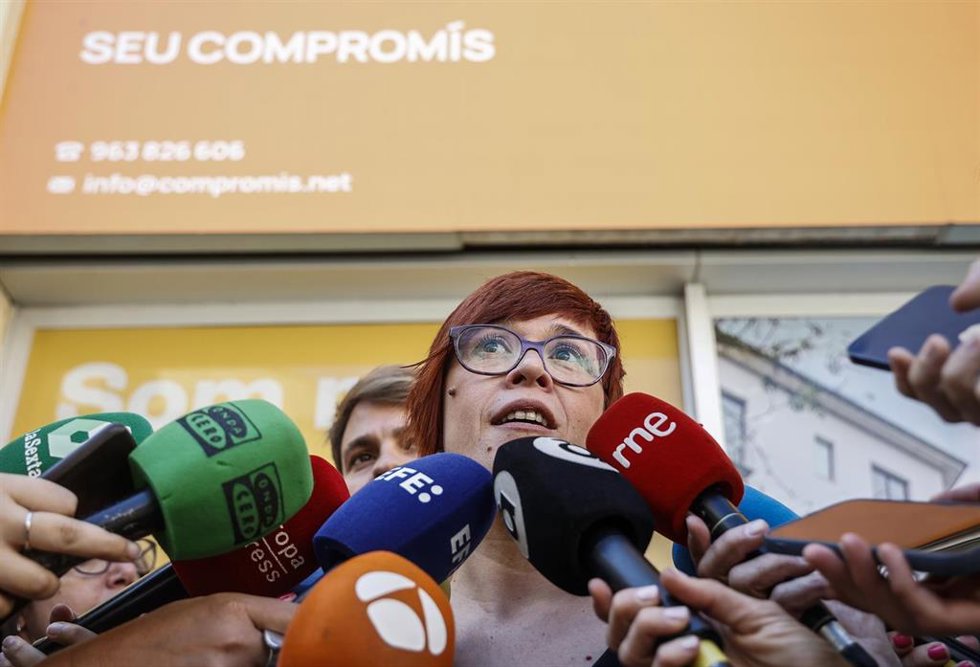 Los portavoces de Compromís, gueda Micó y Alberto Ibáñez, presentan el acuerdo electoral con Sumar