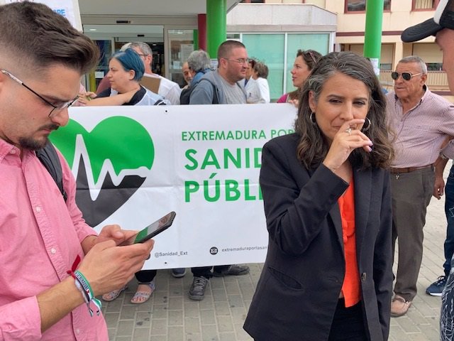 Irene de Miguel, en una concentración en Mérida en apoyo a la sanidad pública.