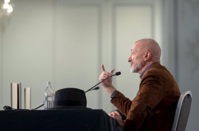 Archivo - El escritor Arturo Pérez-Reverte 