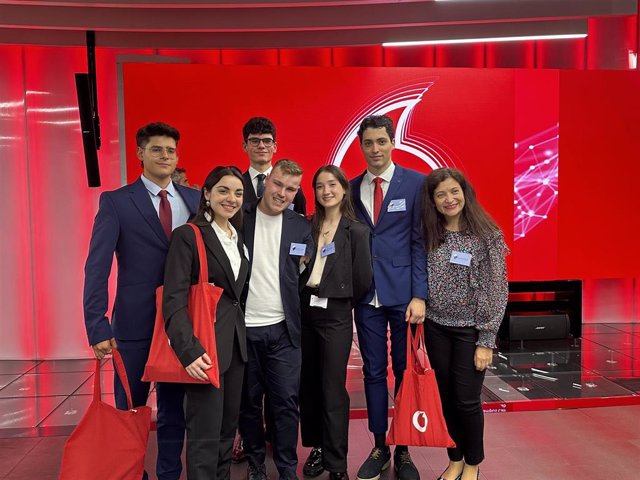 Equipo que ha desarrollado el proyecto 'Luminax' en la 5ª edición de Vodafone Campus Lab