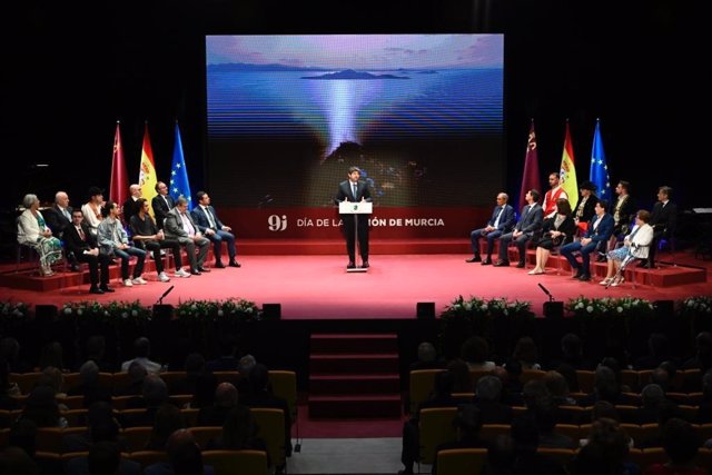 El presidente regional, Fernando López Miras, en el acto institucional de la celebración del Día de la Región de Murcia