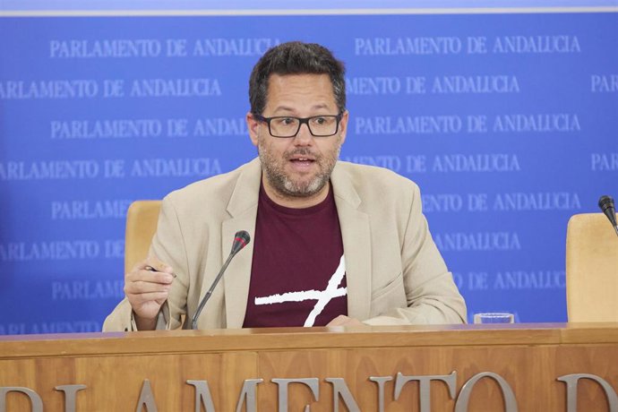 El portavoz del Grupo Mixto-Adelante Andalucía, José Ignacio García, en rueda de prensa en una foto de archivo.