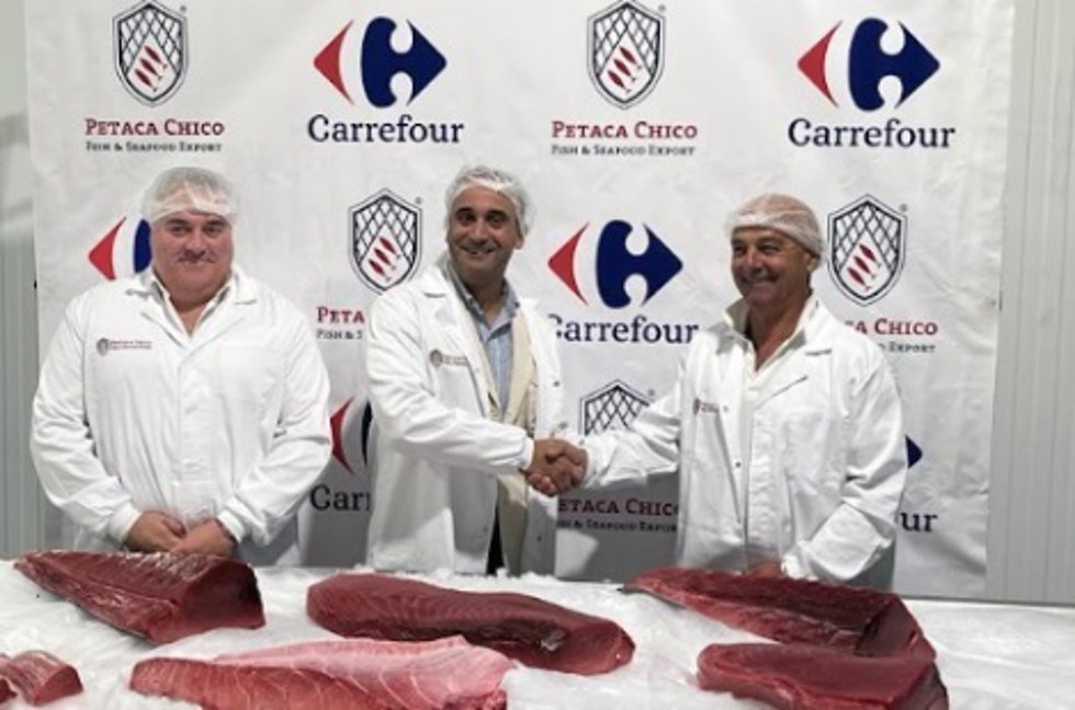Antonio Luna, director comercial nacional de Petaca Chico; Eduardo Ortega, director de pescadería Carrefour España y Pedro Muñoz, socio de Petaca Chico.