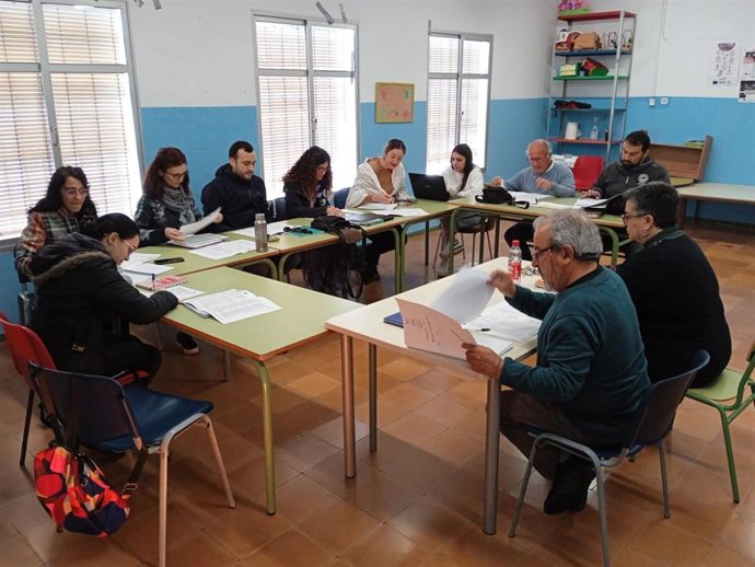 Imagen de uno de los primeros encuentros para el programa piloto de investigación sobre absentismo y fracaso escolar