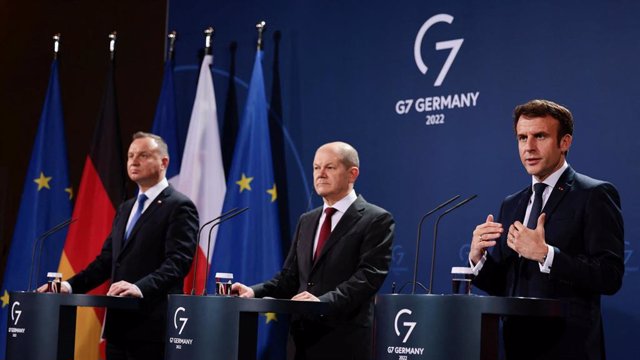 Archivo - El presidente de Polonia, Andrzej Duda, el canciller de Alemania, Olaf Scholz, y el presidente de Francia, Emmanuel Macron