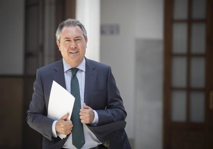 El secretario general del PSOE de Andalucía, Juan Espadas, en una foto de archivo en el Parlamento andaluz.