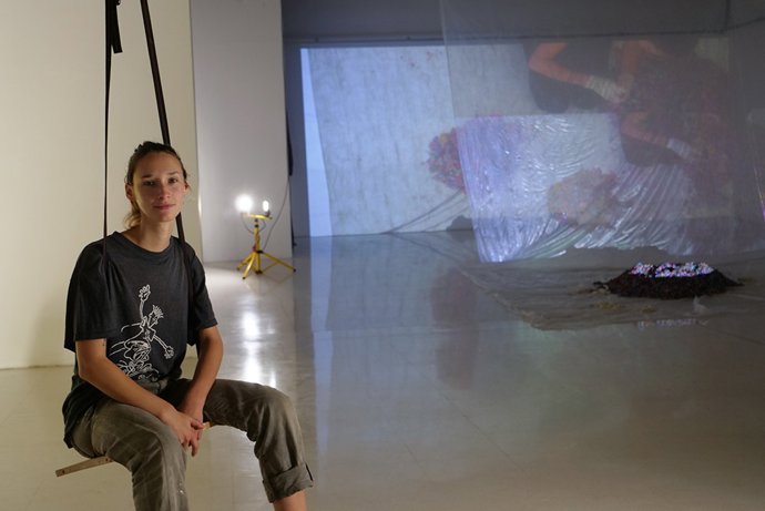 La artista Lucia O'Brien.