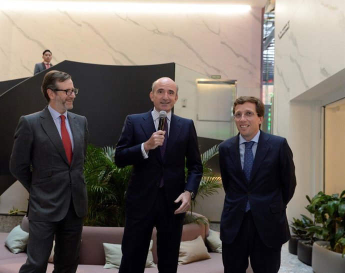 Jacobo Hornedo, Eduardo Dávila y José Luis Martínez-Almeida