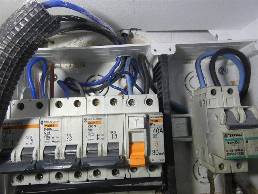 Archivo - Cuadro eléctrico.