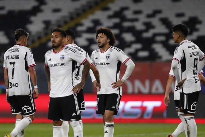 Futbol, Colo Colo vs Curico Unido. Fecha 15, campeonato Nacional 2023. Los jugadores de Colo Colo son fotografiado contra   Curico Unido durante el partido de primera division disputado en el estadio Monumental en Santiago, Chile. 18/05/2023 Javier