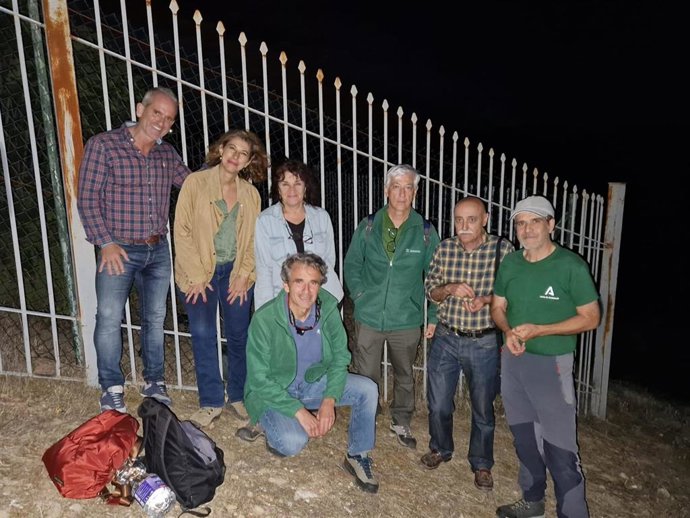 Equipo encargado de realizar el censo de muerciélagos.