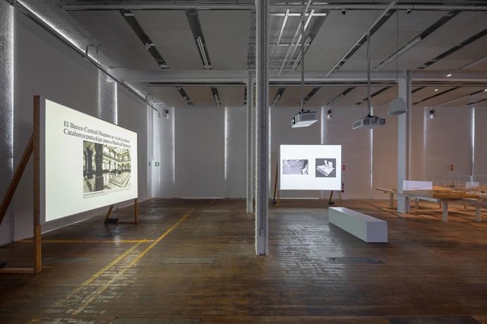 Parte de la exposición de David Bestué en la Fabra i Coats