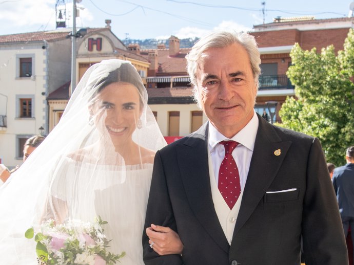 Blanca Sainz y su padre, el piloto Carlos Sainz, en su boda con Guillermo Comenge