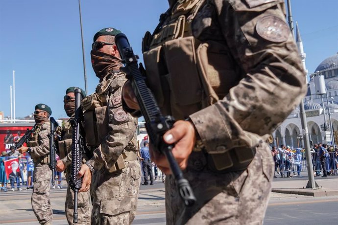 Archivo - August 30, 2022, Ankara, Turkey: Turkish police march during military parade. Victory Day is an official and national holiday celebrated on August 30 every year in Turkey and the Turkish Republic of Northern Cyprus to commemorate the Great Offen