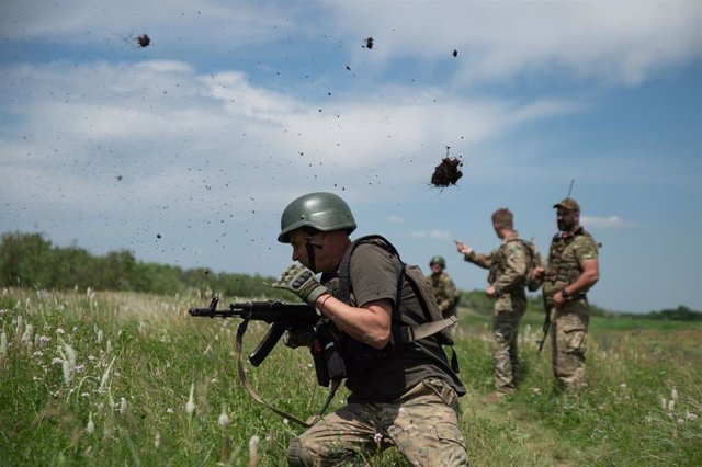 Imagen de archivo de un militar ucraniano en combates en el este del país 