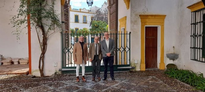 Archivo - Representantes de la Fundación Casa Natal de Velázquez, la Fundación Medinaceli y la asociación Tercio de Olivares.