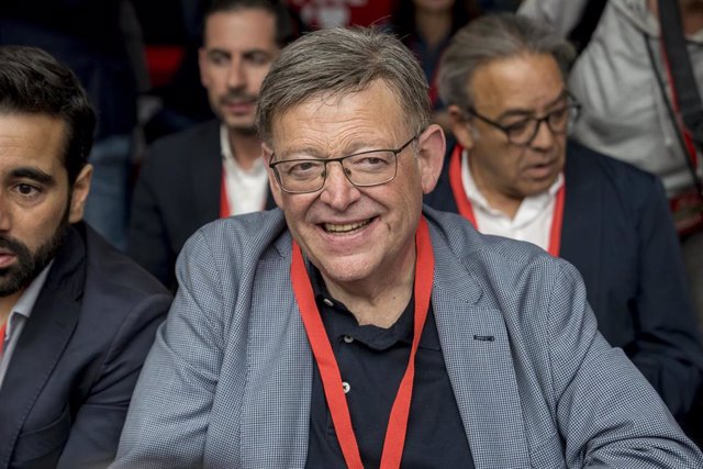 El presidente en funciones de la Generalitat valenciana, Ximo Puig, al inicio de la reunión del Comité Federal del PSOE este sábado en Madrid