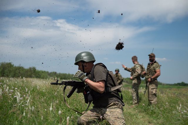 Imatge d'arxiu d'un militar ucraïnès en combats a l'est del país 