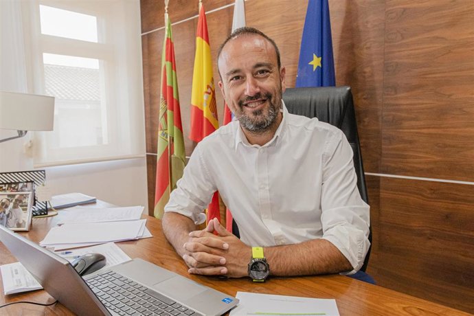 Archivo - El alcalde de Torrelavega en funciones, Javier López Estrada