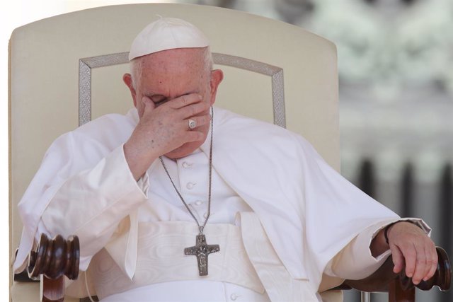 07 June 2023, Vatican, Vatican City: Pope Francis reacts during the General Audience. Photo: Evandro Inetti/ZUMA Press Wire/dpa