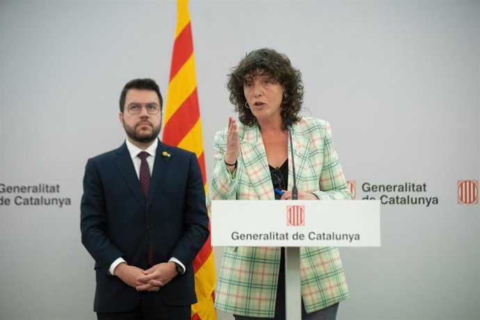 Archivo - El presidente de la Generalitat, Pere Aragons, y la consellera de Acción Climática, Alimentación y Agenda Rural, Teresa Jord