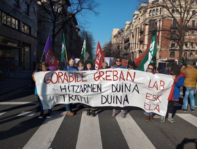 Archivo - Imagen de una marcha de la plantilla de Gorabide por BIlbao.