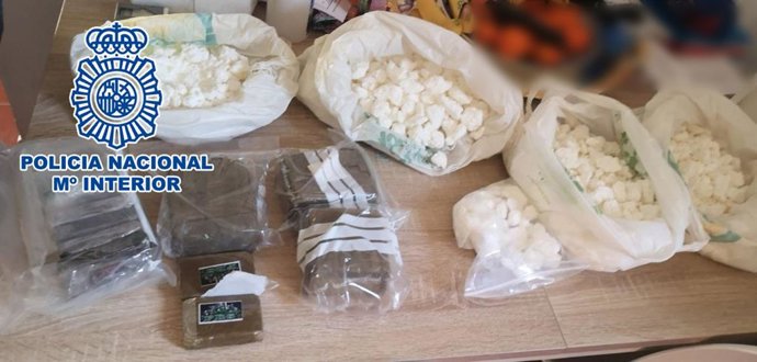 Detenidas 22 personas de un grupo criminal dedicado al tráfico de drogas y a robos a otros narcos