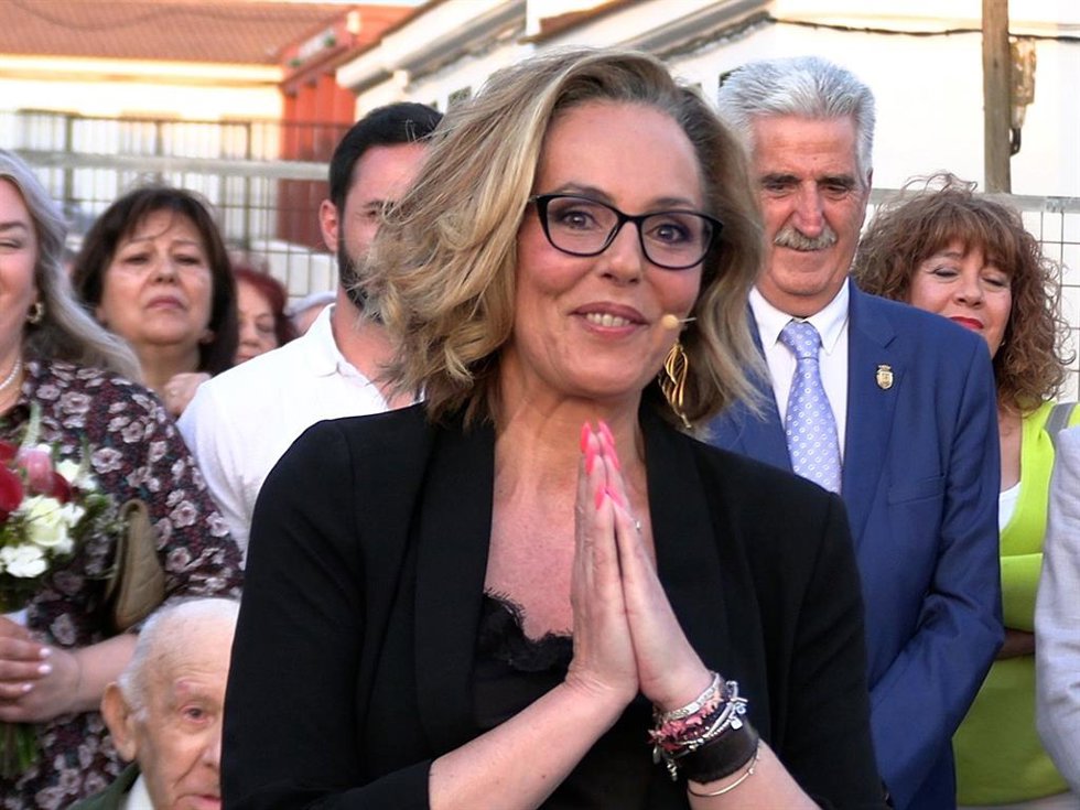 ROCÍO CARRASCO EN LA INAUGURACIÓN DEL MONUMENTO A SU PADRE