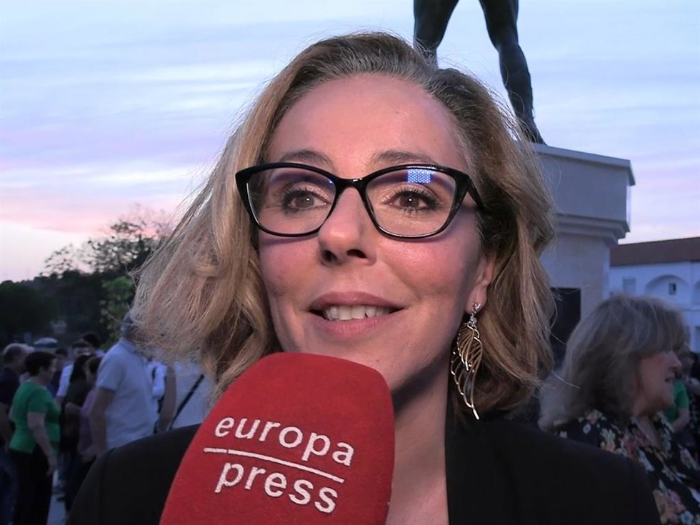 ROCÍO CARRASCO EN LA INAUGURACIÓN DE UN MONUMENTO A SU PADRE, PEDRO CARRASCO, EN ALOSNO