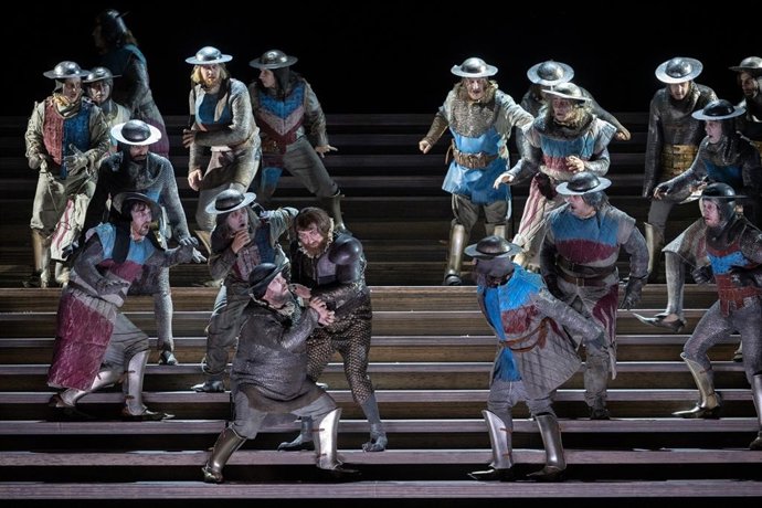 Archivo - La nueva producción de 'Il Trovatore', de la Royal Opera, llega este martes a cines de CyL en directo desde londres