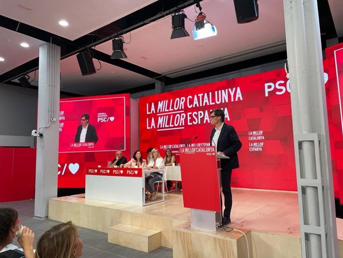El líder del PSC, Salvador Illa, en el Consell Nacional del partido.