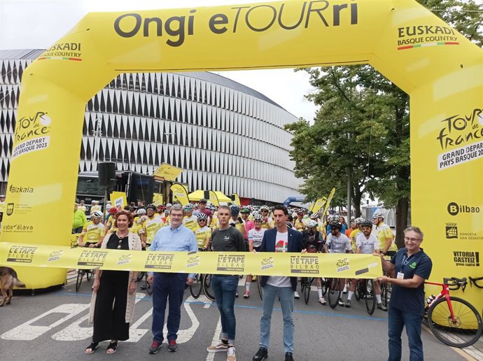 Alrededor de 2.000 cicloturistas participan en la 'L'Étape Bilbao By Tour de France'