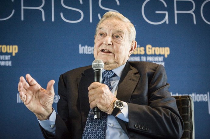 Archivo - Oct. 23, 2014 - Brussels, Bxl, Belgium - Hungarian born US billionaire philanthropist and Chairman of the Soros Fund Management LLC George Soros gives a speach during the meeting of International Crisis Group Working to Prevent Conflict Worldw