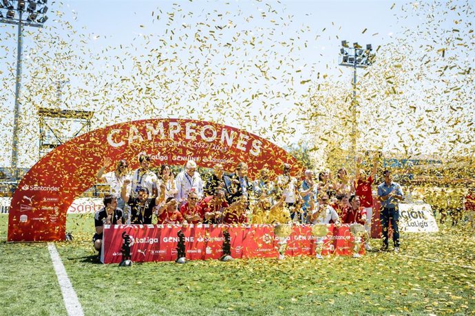 LaLiga Genuine Santander corona a los campeones de la temporada 2022/23 en Vila-real