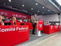 Espadas ve "un orgullo" que tres ministros lideren listas de PSOE-A el 23J y a Calvo un "magnífico fichaje" para Granada
